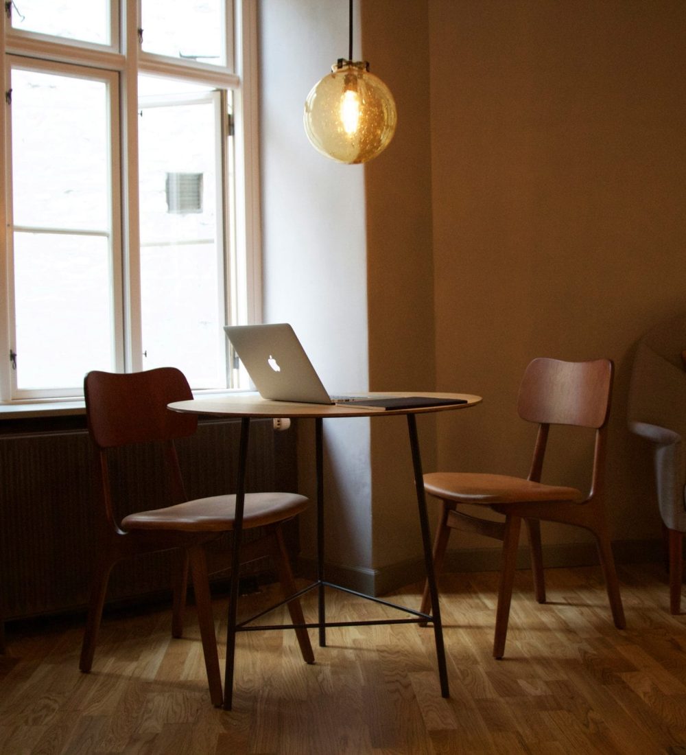 henry-mcintosh-HYxR4XN8ZFE-unsplash